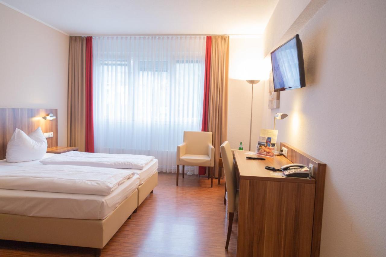 Das Ebertor - Hotel & Hostel 보파르트 외부 사진